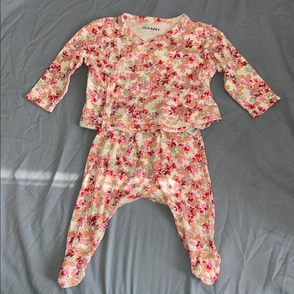 Old Navy Pink and Cream Floral Baby Set - Picture 1 of 3